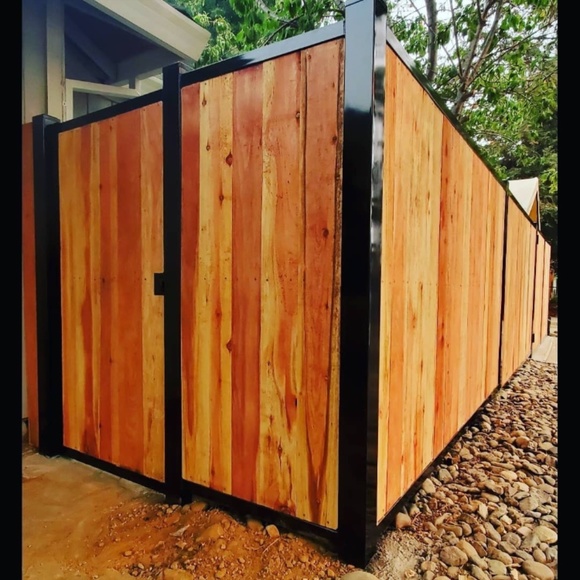 Gate - Picture 4 of 4